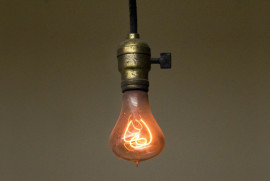 Världens äldsta fungerande glödlampa.